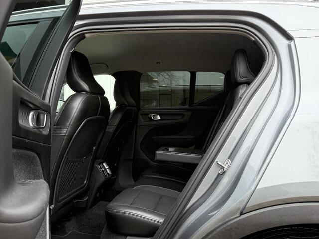 Volvo XC40 2.0 T4 Momentum Aut. |Camera|Trekhaak|DAB|