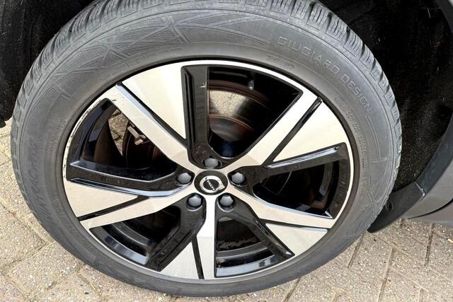 Volvo XC40 Recharge Twin Plis AWD 300kW/408pk Aut. R-Design SOH 92% ADAPT.CRUISE + EL.TREKHAAK + CAMERA + BLIS + PILOT ASSIST + GOOGLE DASHBOARD + LANE ASSIST + SPORTSTOELEN + STOEL-&STUURVERWARMING + PARKSENSOREN V&A + 19" LM-VELGEN!!