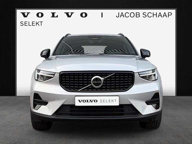 Volvo XC40 2.0 B4 Plus Dark / Audio Harman Kardon / 18" velgen / Trekhaak elektrisch uitklapbaar /