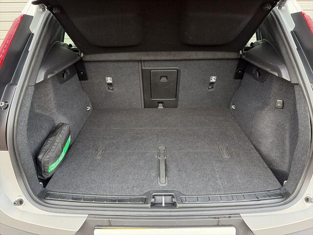 Volvo XC40 2.0 B4 Plus Dark / Audio Harman Kardon / 18" velgen / Trekhaak elektrisch uitklapbaar /