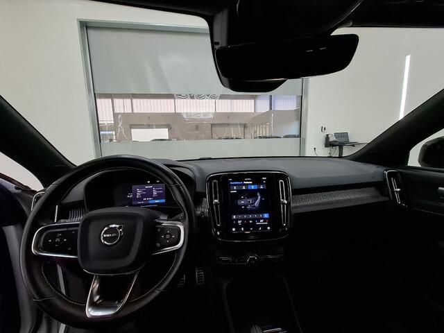 Volvo XC40 Recharge P8 AWD R-Design TREKH. | VOL LEER | 360° CAM | TWO-TONE | SOH 92%