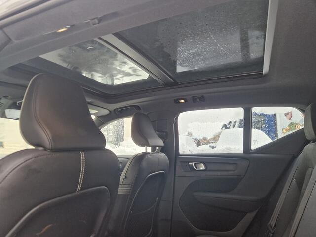 Volvo XC40 Recharge P8 AWD R-Design NL Auto | Pano | Harman Kardon | 360 Cam NL AUTO