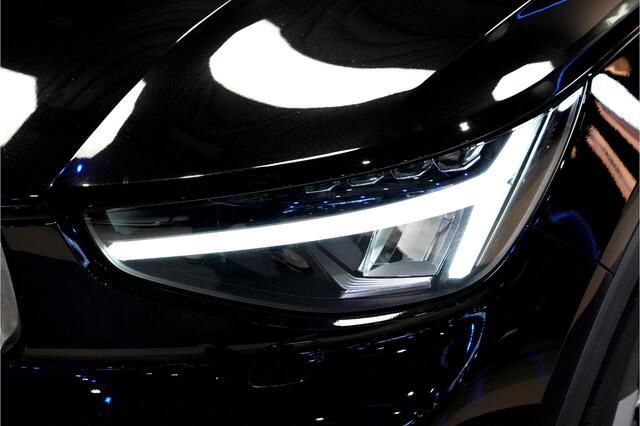 Volvo XC40 1.5 T5 Plug-in Hybrid 193kW/262pk DCT7 Ultimate Bright FACELIFT! PANORAMADAK + HARMAN/KARDON + ADAPT.CRUISE + PILOT ASSIST + NAVI SENSUS + BLIS + LANE ASSIST + EL.STOELEN + STOEL-&STUURVERWARMING + CAMERA + KEYLESS + PARKSENSOREN V&A + 20" LM-VELGEN!!