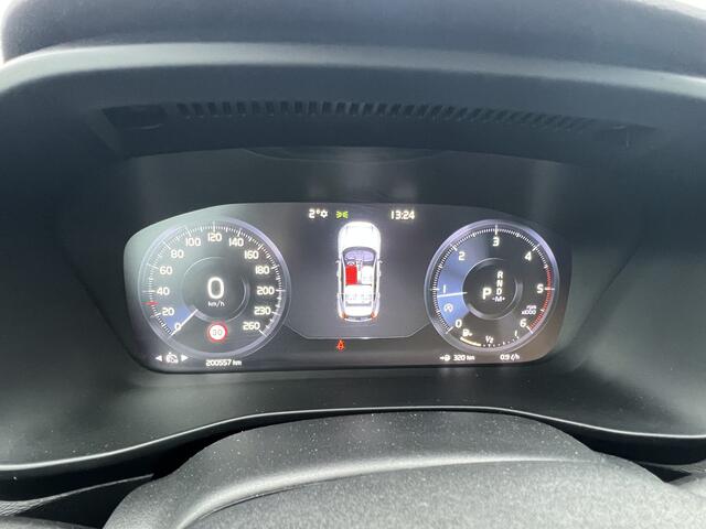 Volvo XC40 2.0 D3 AWD Momentum Pro | Nieuw Binnen! | Automaat | Stoelverwarming | Leder