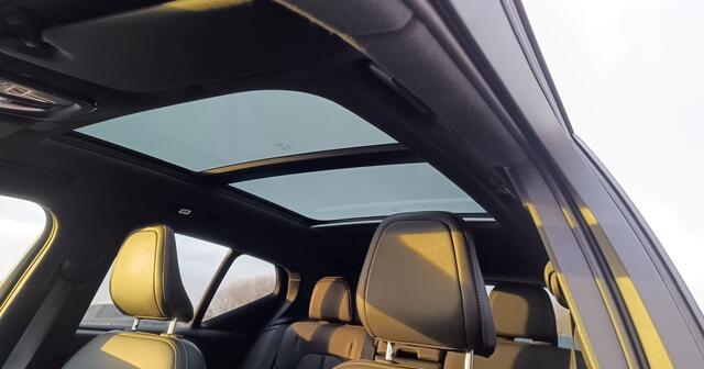 Volvo XC40 Recharge P8 AWD R-Design 3-Fase 1e-Eig. & Keurig-Onderh. BOVAG-Garantie. NL-Auto.