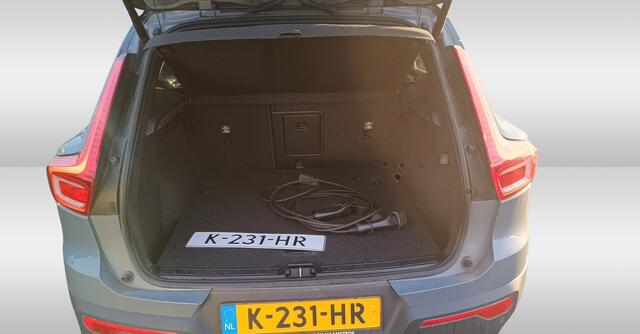 Volvo XC40 Recharge P8 AWD R-Design 3-Fase 1e-Eig. & Keurig-Onderh. BOVAG-Garantie. NL-Auto.