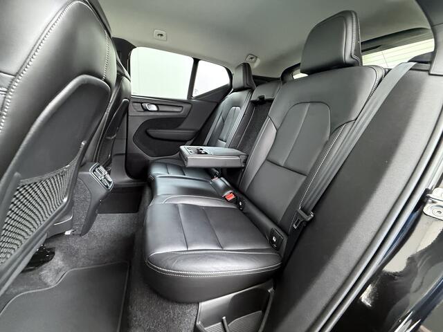 Volvo XC40 2.0 T5 AWD AUT-8 Leer-Contour+verwarmd Intro-Edition Adap.Cruise Camera Apple Carplay Navi Ecc DAB Pdc Intro Edition Keyless Lmv 19" Elek.Achterklep Lane Keeping BLIS Cross Traffic Alert Road Sign Info Pilot Assist Zeer complete unieke XC40 ¤ 60.000 nieuw