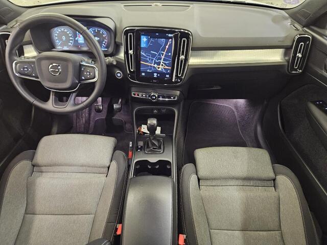 Volvo XC40 1.5 T2 Momentum Business LED | Keyless | achteruit rij camera | Parkeersensoren vóór achter | Adaptieve cruise control | AppleCarPlay |