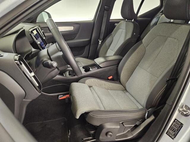 Volvo XC40 1.5 T2 Momentum Business LED | Keyless | achteruit rij camera | Parkeersensoren vóór achter | Adaptieve cruise control | AppleCarPlay |