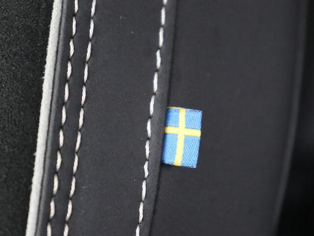 Volvo XC40 Recharge Plus | Trekhaak | Stoel & stuurverwarming | Warmtepomp | Adaptive cruise | Carplay | Navigatie | Camera | Leder/Alcantara | Full LED | DAB | Standkachel | Bluetooth | Climate control