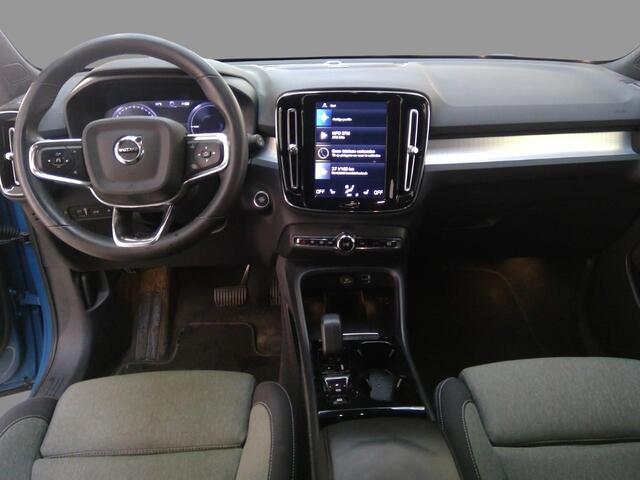 Volvo XC40 Plug-in Hybrid T5 Plus Bright | Facelift | Trekhaak | Adaptive cruise control | Harman Kardon audio | Navigatie | Elektrische stoelverstelling | Getint glas | Dode hoek detectie BLIS | LED koplampen |