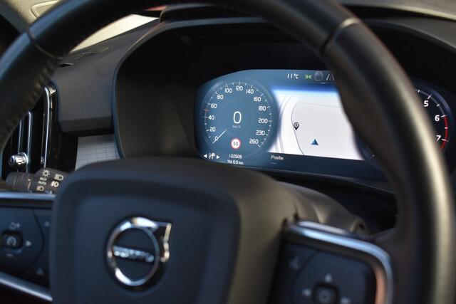 Volvo XC40 B4 212PK Automaat Business Pro | Harman/Kardon |