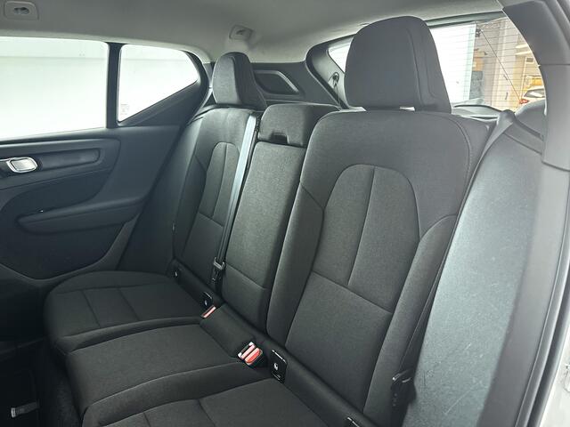 Volvo XC40 T2 Momentum Core | Cruise Control | Navigatie