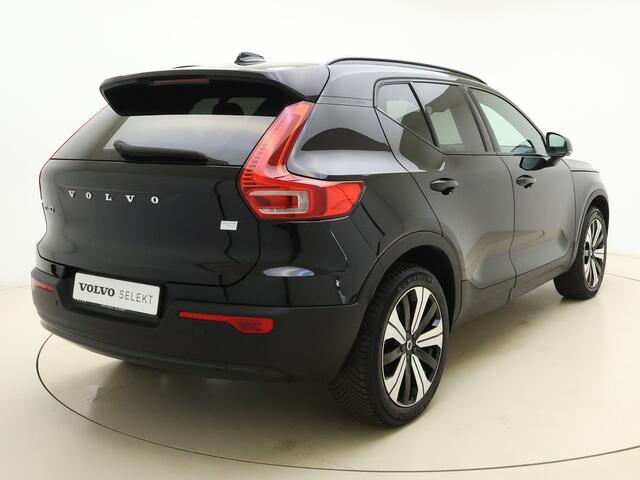 Volvo XC40 Twin 408pk Plus / Nubuck / Getint glas / Trekhaak / All Season / PDC + Camera / Stoel + Stuurw. Verwarming / Keyless / El. Achterklep / Warmtepomp /
