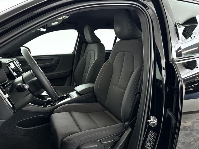 Volvo XC40 Recharge Core 70 kWh | Parkeercamera | Stoel- en Stuurverwarming | Trekhaak