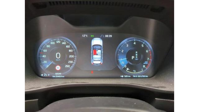 Volvo XC40 1.5 T2 Momentum NL-AUTO | TREKHAAK | STOEL VERWARMING