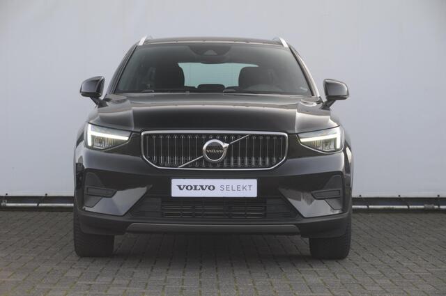 Volvo XC40 T4 211PK Automaat Plug-in hybrid Core Bright / Trekhaak / All seasonbanden / Apple carplay / Parkeersensoren met camera / Stoel - en stuurwielverwarming / Elektrische achterklep / Keyless entry