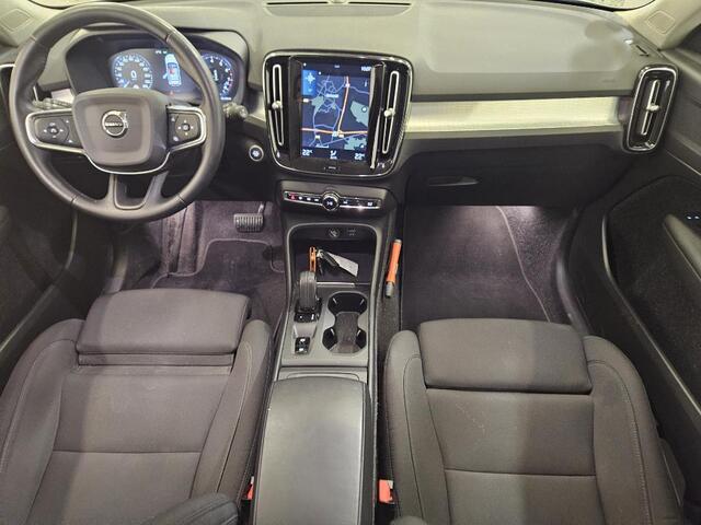 Volvo XC40 1.5 T3 Business Pro | Adaptieve Cruise Control | Parkeercamera | Trekhaak | Uitschuifbare Beensteunen | Dodehoek Detectie | Navigatie | Apple CarPlay & Android Auto |