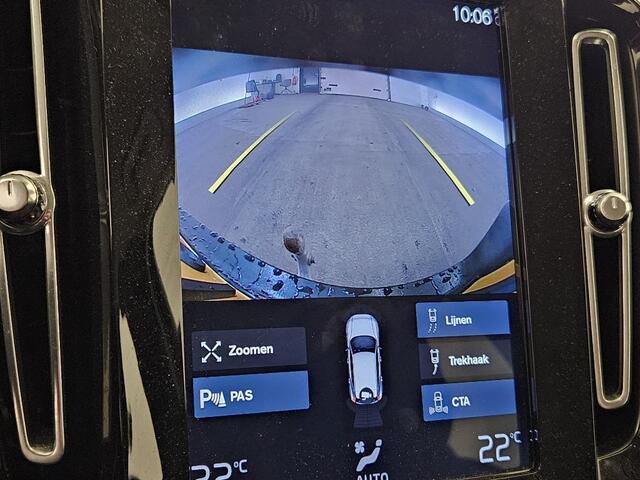 Volvo XC40 1.5 T3 Business Pro | Adaptieve Cruise Control | Parkeercamera | Trekhaak | Uitschuifbare Beensteunen | Dodehoek Detectie | Navigatie | Apple CarPlay & Android Auto |