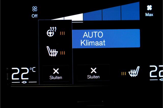 Volvo XC40 Volvo XC40 1.5 T5 Plug-in Hybrid 193kW/262pk DCT7 Ultimate Bright PANORAMADAK + HARMAN/KARDON + ADAPT.CRUISE + PILOT ASSIST + NAVI SENSUS + BLIS + LANE ASSIST + EL.STOELEN + STOEL-&STUURVERWARMING + 360 CAMERA + KEYLESS + PARKSENSOREN V&A + 19" LM-VELGEN!