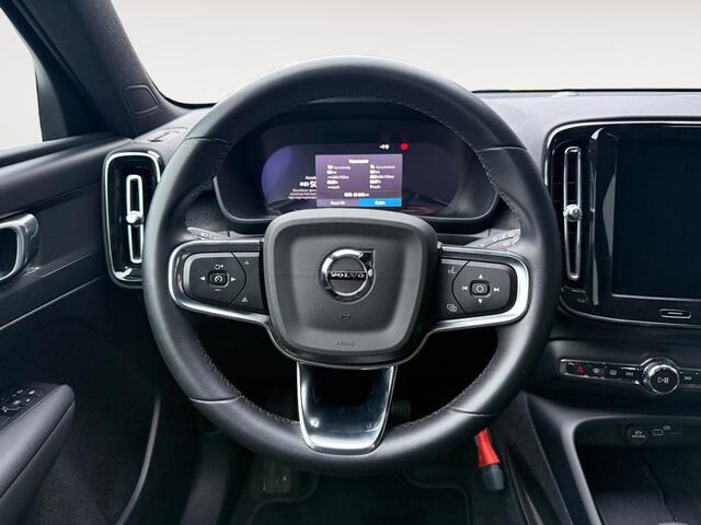 Volvo XC40 Single Motor Extended Range Plus 82 kWh | Stoelverwarming | Pilot Assist | achteruitrijcamera | Keyless Entry |