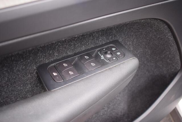 Volvo XC40 1.5 T3 Inscription Navi Airco Leder Camera Km 95.500!!