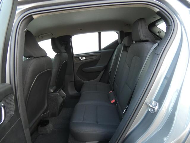 Volvo XC40 2.0 T4 MOMENTUM Automaat,Camera,PDC,Navi,Clima