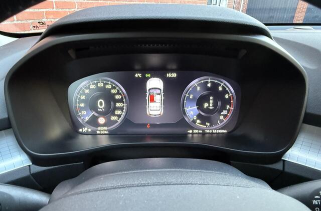 Volvo XC40 1.5 T3 Momentum Aut. |BLIS|Adapt.Cruise|Trekhaak|