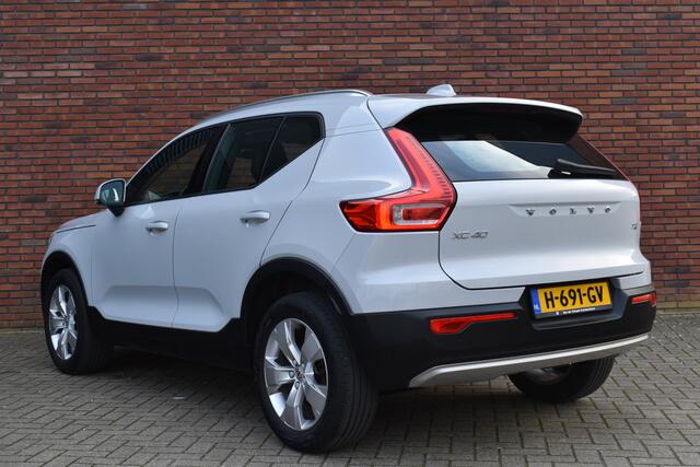 Volvo XC40 T3 163PK Momentum Pro | Leder |