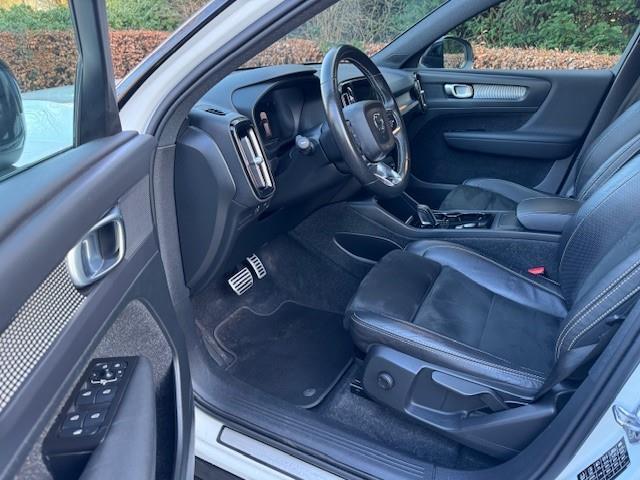 Volvo XC40 RECHARGE P8 AWD R-DESIGN WARMTEPOMP/HLEER/NAV/ACARPLAY/LED/FABRIEKSGARANTIE