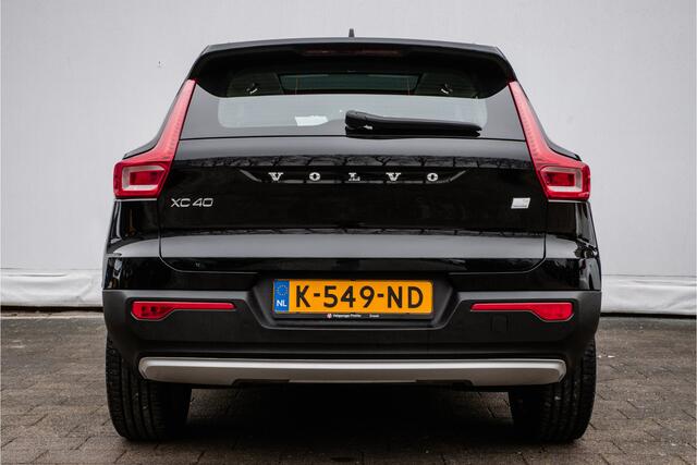 Volvo XC40 1.5 T4 Recharge Inscription Expression Panoramadak/ Stoel-stuurverwarming/ Navigatie/ Carplay/ Pdc v+a/ 19" Lmv