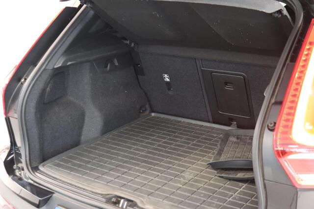 Volvo XC40 Recharge P8 AWD R-Design | Panoramadak | SoH 93,2% | Harman Kardon | 360° Camera | Elektr stoelen |