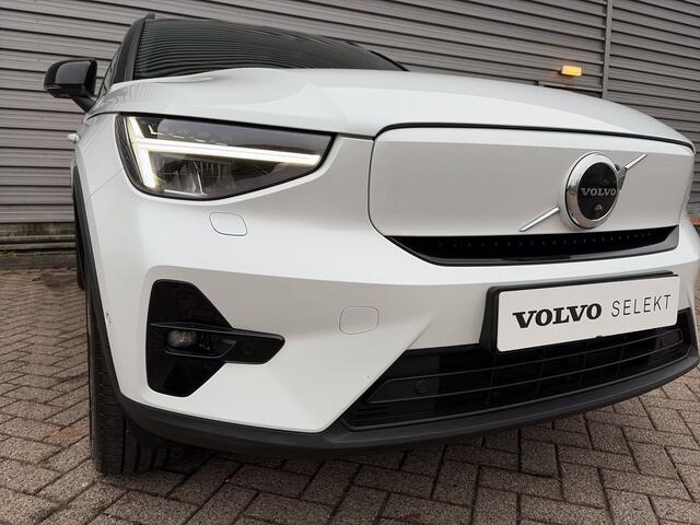 Volvo XC40 Recharge Ultimate 70 kWh / 20" Velgen / Luxe bekleding / Trekhaak / Kantel/schuifdak /