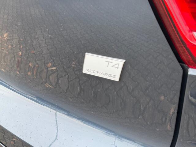 Volvo XC40 1.5 T4 Recharge Inscription- Navi - panoramadak