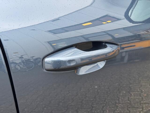 Volvo XC40 1.5 T4 Recharge Inscription- Navi - panoramadak