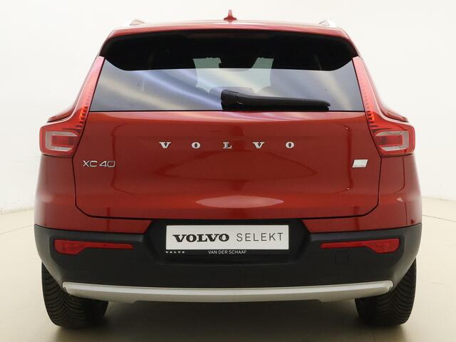Volvo XC40 T5 262pk Inscription / Stoelverwarming / Camera / 19 inch / Zitting verlenging / Trekhaak /