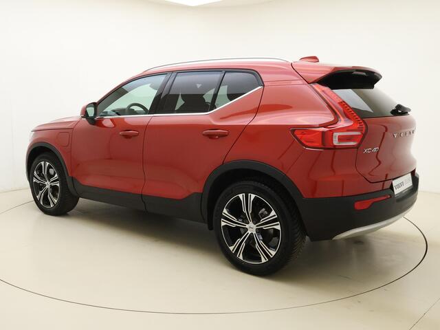 Volvo XC40 T5 262pk Inscription / Stoelverwarming / Camera / 19 inch / Zitting verlenging / Trekhaak /