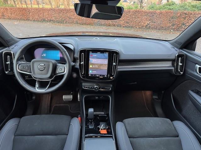 Volvo XC40 RECHARGE CORE R-DESIGN/ACARPLAY/CAMERA/FABRIEKSGARANTIE