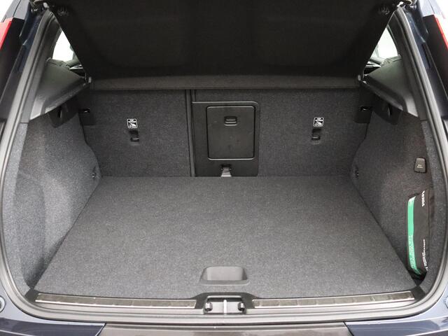 Volvo XC40 1.5 T4 Recharge Inscription | Autopilot/ ACC | Panoramadak | Harman Kardon!