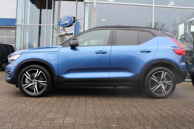 Volvo XC40 1.5 T5 Recharge R-Design | Harman/Kardon | Adaptive Cruise Control | Stoelverwarming | Panorama Dak | Camera | Navigatie | Lederen Bekleding | Electrische Klep |