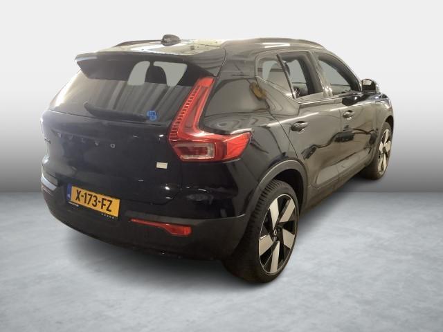Volvo XC40 Single Motor Extended Range Plus 82 kWh | Adaptieve cruise control | Stoel- en stuurverwarming | Nubuck Interieur | Warmtepomp | 20 inch velgen | Camera |