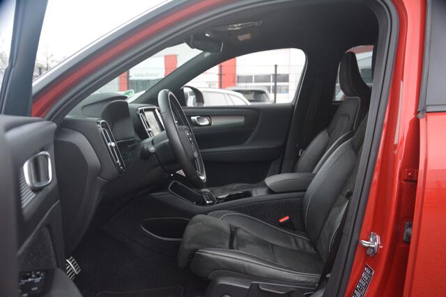 Volvo XC40 Recharge P8 AWD R-Design | SOH 93% | Warmtepomp | Navigatie | Sportstoelen | Stoel+stuurverwarming | Camera | NL auto!! | dealeronderhouden