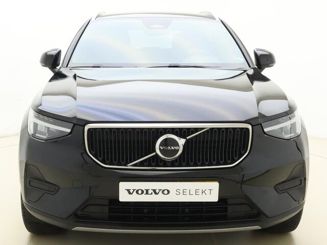 Volvo XC40 B4 211pk Core / Stoel + Stuuw. Verwarming / PDC + Camera / 18'' / Extra Getint Glas / Elektr. Achterklep / Metallic Lak / Google / Draadloze Telefoon Oplader /
