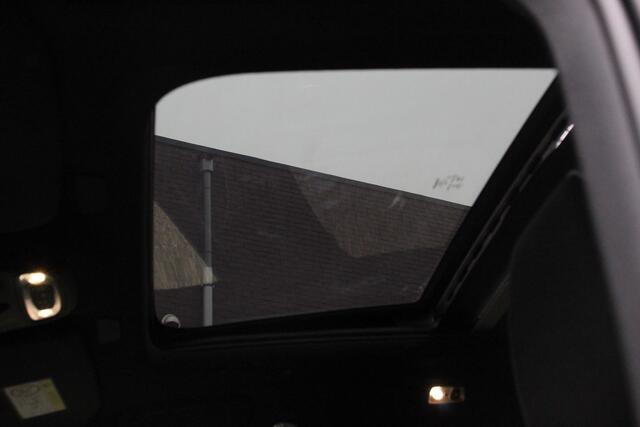 Volvo XC40 1.5 T5 Plug-in hybrid Ultimate Dark MY 2023 PHEV | Electrisch Glazen Panorama dak | Navigatie | Dab | Led | Adaptive Cruise Control | Camera | Parkeer sensoren