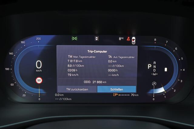 Volvo XC40 B3 Plus Black Edition - IntelliSafe Assist & Surround - 360º Camera - Harman/Kardon audio - Verwarmde voorstoelen & stuur - Parkeersensoren voor & achter - Elektr. bedienb. voorstoelen met geheugen links - Draadloze tel. lader - Extra getint glas - 20' LM