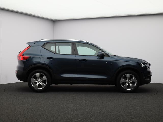 Volvo XC40 T2 Business Pro / Trekhaak / Adaptieve Cruise Control / Achteruitrijcamera / Elektr. bedienbare achterklep / BLIS