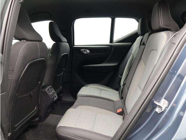 Volvo XC40 T2 Business Pro / Trekhaak / Adaptieve Cruise Control / Achteruitrijcamera / Elektr. bedienbare achterklep / BLIS