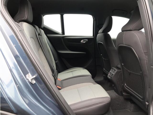 Volvo XC40 T2 Business Pro / Trekhaak / Adaptieve Cruise Control / Achteruitrijcamera / Elektr. bedienbare achterklep / BLIS