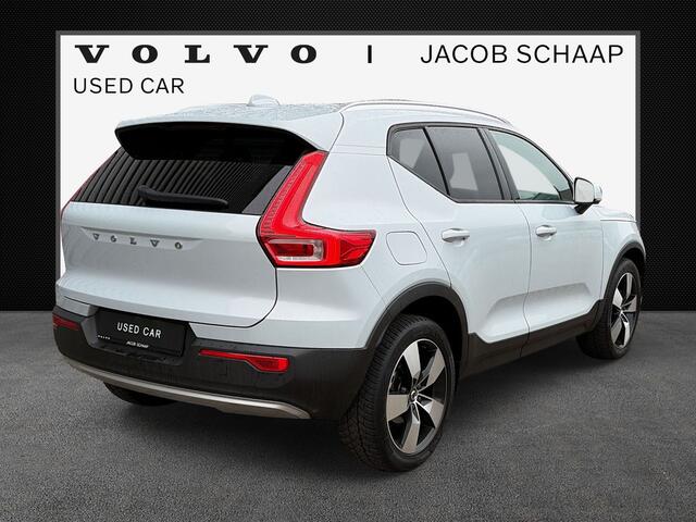 Volvo XC40 T3 Momentum Pro / Panoramdak / Lederen bekleding / 19" /
