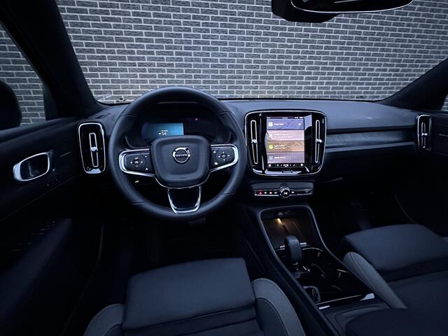 Volvo XC40 Recharge P8 AWD R-Design | Panoramadak | 360 Camera | Navigatie